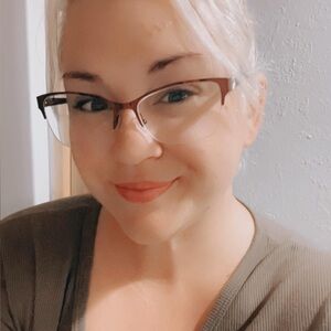 Meet your Posher, Annette